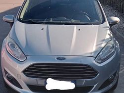 Grigio Usata 2013 Ford Fiesta Tre volumi | 4500 € (Buon prezzo)