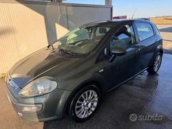 Verde Usata 2009 Fiat Punto Tre volumi | 3399 € (Buon prezzo)