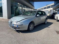 Grigio Usata 2003 Alfa Romeo 147 Distinctive Due volumi | 850 € (Ottimo prezzo)
