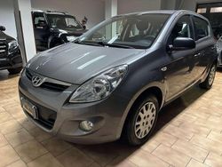 Grigio Usata 2012 Hyundai i20 Edition Tre volumi | 5900 € (Cara)