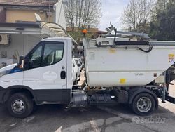 Bianco Usata 2018 Iveco Daily Tre volumi | 14.500 €