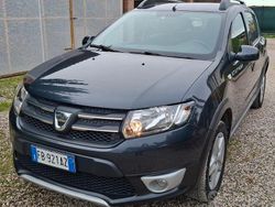 Usata 2015 Dacia Sandero Stepway Tre volumi | 7500 € (Buon prezzo)