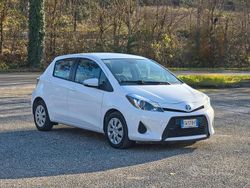 Bianco Usata 2014 Toyota Yaris Hybrid Lounge Tre volumi | 8900 € (Ottimo prezzo)
