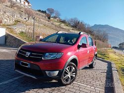 Rosso Usata 2013 Dacia Sandero Stepway Tre volumi | 6900 €