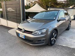 Grigio Usata 2015 VW Golf VII Highline Tre volumi | 11.299 € (Buon prezzo)