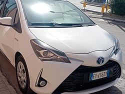 Bianco Usata 2020 Toyota Yaris Due volumi | 12.000 € (Buon prezzo)