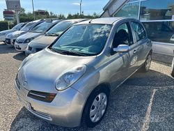 Grigio Usata 2004 Nissan Micra Tre volumi | 3000 € (Molto cara)