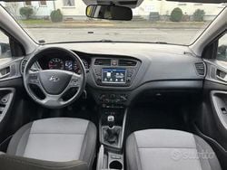 Grigio Usata 2021 Hyundai i20 Tre volumi | 13.000 € (Buon prezzo)