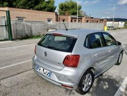 Grigio Usata 2016 VW Polo Comfortline Tre volumi | 8000 € (Buon prezzo)