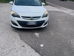 Usata 2014 Opel Astra Station wagon | 3900 € (Buon prezzo)