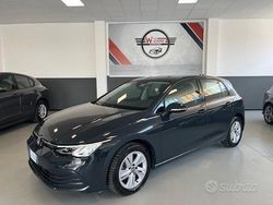 Grigio Usata 2022 VW Golf VIII Life Tre volumi | 18.990 € (Super prezzo)