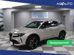 Giallo Nuova 2025 Alfa Romeo GT Junior Edizione Speciale Tre volumi | 29.900 € (Cara)