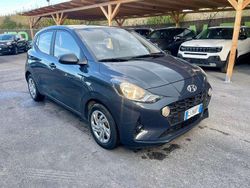 Grigio Usata 2022 Hyundai i10 Due volumi | 10.690 € (Buon prezzo)