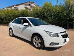 Bianco Usata 2011 Chevrolet Cruze Tre volumi | 4500 € (Molto cara)
