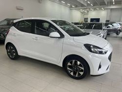 Vari colori Usata 2024 Hyundai i10 Due volumi | 15.250 € (Buon prezzo)