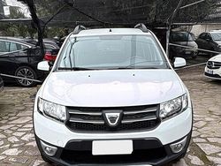 Bianco Usata 2016 Dacia Sandero Stepway Tre volumi | 4700 € (Ottimo prezzo)