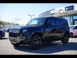 Santorini black [1ag] Usata 2025 Land Rover Defender SE Dynamic SUV | 83.000 € (Cara)
