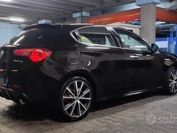 Nero Usata 2011 Alfa Romeo Giulietta Due volumi | 5500 € (Cara)