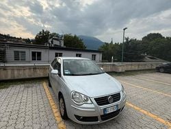 Grigio Usata 2006 VW Polo Comfortline Due volumi | 1999 € (Ottimo prezzo)