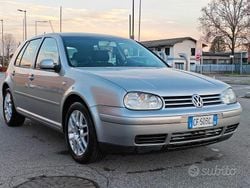 Grigio Usata 2003 VW Golf IV Highline Tre volumi | 2500 € (Buon prezzo)