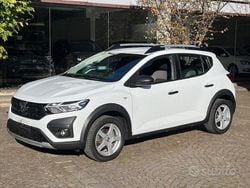 Bianco Usata 2022 Dacia Sandero Stepway Tre volumi | 13.500 € (Buon prezzo)