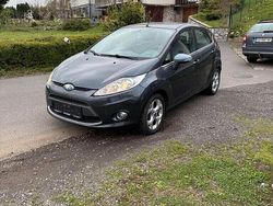 Grigio Usata 2010 Ford Fiesta Due volumi | 3400 € (Buon prezzo)