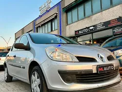 Grigio Usata 2010 Renault Clio II Tre volumi | 3999 € (Buon prezzo)