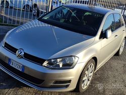 Grigio Usata 2015 VW Golf VII Highline Tre volumi | 11.300 € (Buon prezzo)
