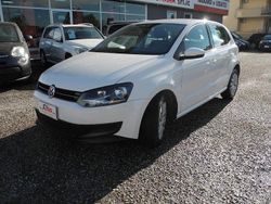 Bianco Usata 2012 VW Polo Comfortline Tre volumi | 6450 € (Buon prezzo)
