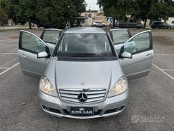 Grigio Usata 2011 Mercedes A180 Avantgarde Tre volumi | 2900 € (Cara)