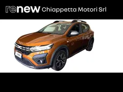 Orange atacama Usata 2022 Dacia Sandero Expression Due volumi | 13.500 € (Buon prezzo)