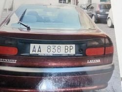 Rosso Usata 1995 Renault Laguna Tre volumi | 1500 €