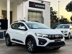 Bianco Nuova 2025 Dacia Sandero Expression Tre volumi | 16.990 € (Buon prezzo)