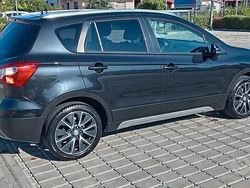Usata 2014 Suzuki SX4 S-Cross SUV | 8500 € (Cara)