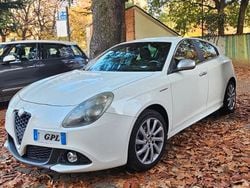 Bianco Usata 2012 Alfa Romeo Giulietta Tre volumi | 4200 € (Buon prezzo)