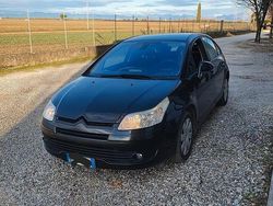Usata 2007 Citroën C4 Tre volumi | 1500 € (Buon prezzo)