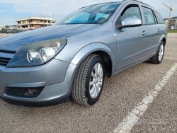 Grigio Usata 2005 Opel Astra Station wagon | 2000 € (Molto cara)