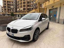 Bianco Usata 2018 BMW 218 Active Tourer Sport Line Monovolume | 17.900 € (Cara)