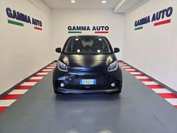 Nero perla Usata 2021 Smart ForTwo Coupé Due volumi | 12.500 €