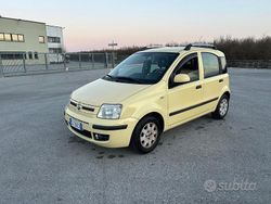 Giallo Usata 2009 Fiat Panda Tre volumi | 2750 € (Buon prezzo)