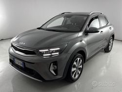 Astro grey Usata 2025 Kia Stonic Style SUV | 16.400 € (Buon prezzo)