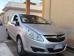 Grigio Usata 2006 Opel Corsa Tre volumi | 2200 € (Buon prezzo)