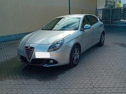 Grigio Usata 2015 Alfa Romeo Giulietta Sprint Tre volumi | 7900 € (Buon prezzo)