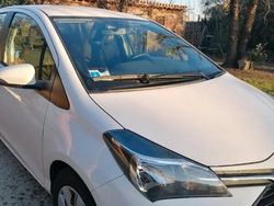 Usata 2015 Toyota Yaris Due volumi | 8100 € (Buon prezzo)