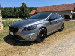 Usata 2017 Volvo V40 R-Design Momentum Station wagon | 11.900 € (Cara)