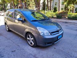 Grigio Usata 2006 Toyota Corolla Verso Monovolume | 2100 € (Buon prezzo)
