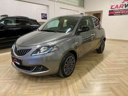 Grigio Usata 2022 Lancia Ypsilon Gold Due volumi | 11.990 € (Buon prezzo)