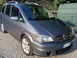 Grigio Usata 2005 Opel Zafira Edition Monovolume | 1800 €