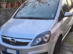 Grigio Usata 2007 Opel Zafira Monovolume | 2499 € (Buon prezzo)