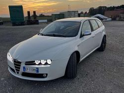 Bianco Usata 2012 Alfa Romeo 159 Distinctive Station wagon | 7700 € (Molto cara)